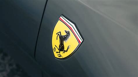 Ferrari logotipas