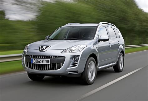 The Peugeot 4007 SUV exterior design with its distinctive front grille and headlights