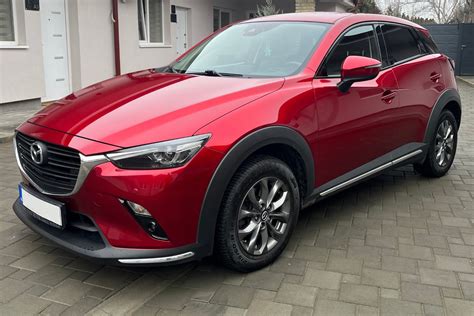 Mazda CX-3 kėbulo silueto schema ir interjero išplanavimo iliustracija