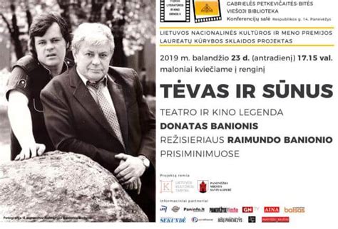 Tematinė nuotrauka: tėvas ir sūnus prie automobilio