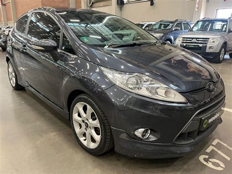 Ford Fiesta (2010) interjero nuotrauka