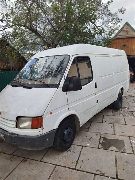 Ford Transit 2.5D variklio skyriaus nuotrauka