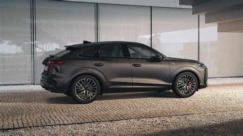 Audi Q3 kompaktiškas dizainas mieste