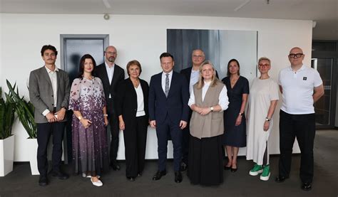 Architektūrinis konferencijų centro vizualizavimas prie Seimo