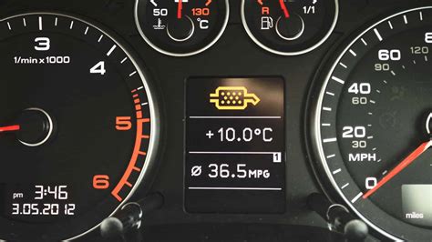 TPMS indikatoriaus lemputė ir padangos vietos indikatorius prietaisų skydelyje