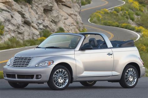 Chrysler PT Cruiser su išimtomis galinėmis sėdynėmis ir erdve salone