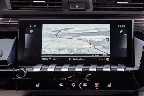 Saab 9-3 automobilio salono navigacijos sistemos ekranas ir valdymas