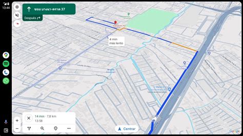 Grafinė schema, iliustruojanti „Gemini“ AI integraciją į „Google Maps“ ir jos teikiamas naujas balso valdymo galimybes.