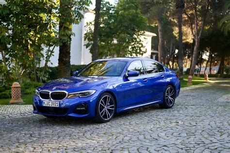 BMW 3 serijos automobilis Miuncheno gatvėje