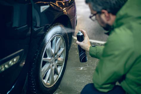 Vaizdinė instrukcija, kaip valyti tekstilinius automobilio kilimėlius