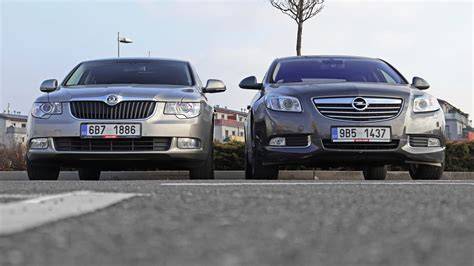 Vaizdinė maketas: Škoda Superb vs Opel Insignia