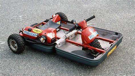 „Mazda Suitcase Car“ schema ir nuotrauka