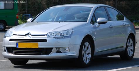 Citroën C5 2008 metų modelis kelyje