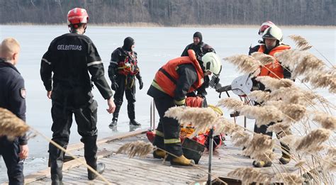 Gelbėjimo operacija po avarijos Kauno rajone