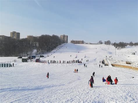 Teminė nuotrauka su slidinėjimo kurortų apžvalga