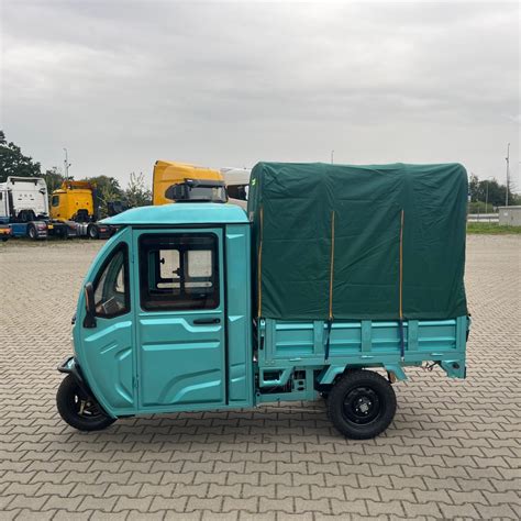 Elektrinio krovininio triračio arba mini pick-up nuotrauka