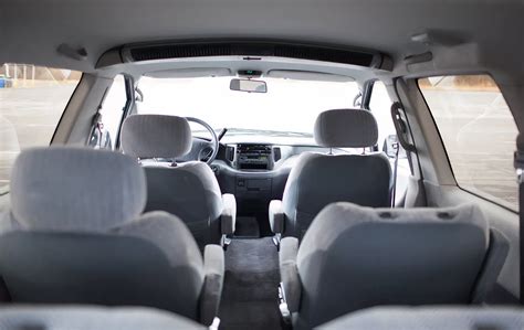 Toyota Previa salonas su transformuojamomis sėdynėmis