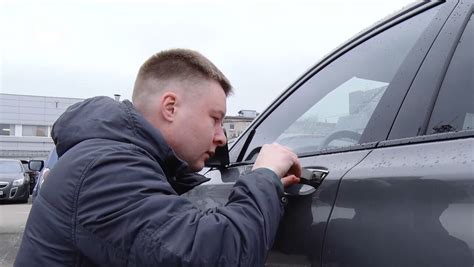 Meistras programuojantis Chrysler automobilio raktą