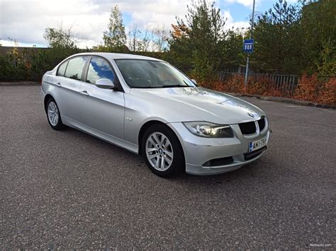 Nuotraukų galerija su įvairiais ratlankių modeliais, tinkamais BMW 318 E90