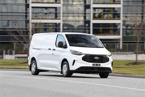 Ford Transit Custom slenksčio pažeidimo schema su nurodytomis rūdimis ir deformacijomis