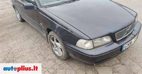 Volvo S70 variklis su pažymėtu EGR vožtuvu
