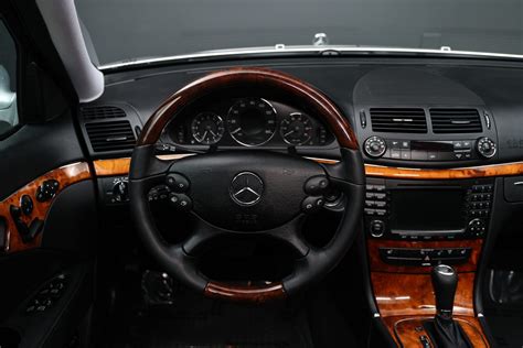 Mercedes-Benz E Klasės W211 interjero vaizdas