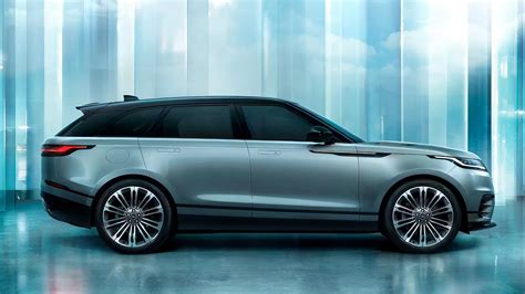nuotrauka su Jaguar E-Pace ir Range Rover Velar