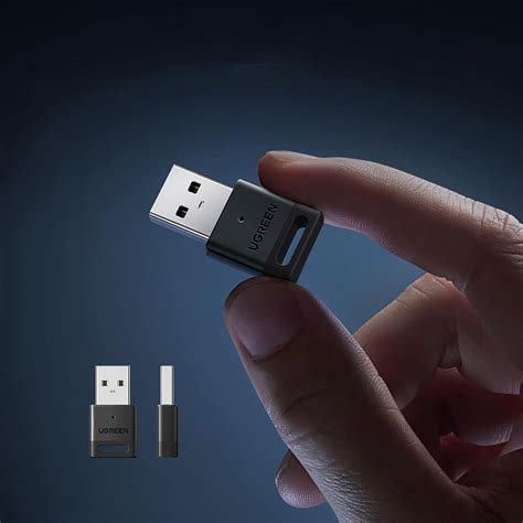 „Bluetooth“ adapterio su laidais ir jungtimis nuotrauka