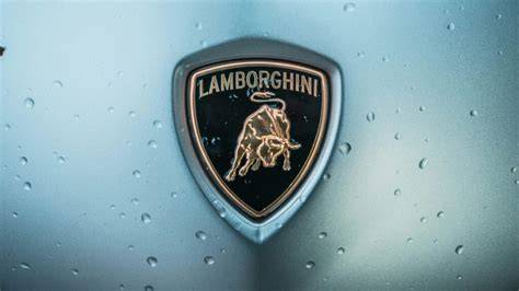 Lamborghini logotipas: jautis vs. astrologinės spėliojimai