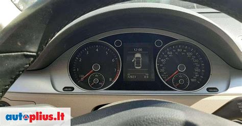 Volkswagen Passat CC salonas su variklio duomenimis