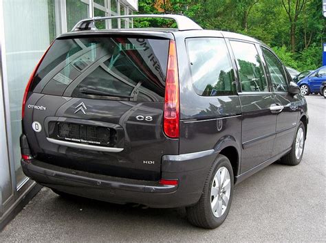 nuotrauka, iliustruojanti Citroën C8 kapoto rankenėlės mechanizmo silpnąsias vietas