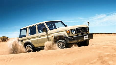 Istorinė Land Cruiser 40 Series nuotrauka, atspindinti jo tvirtumą ir patikimumą