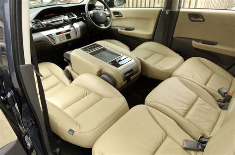 Interior of Honda FR-V showcasing 3+3 seating layout