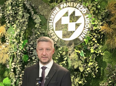Teminė nuotrauka: Mindaugas Vaitkus, viršila, atliekantis pirmąją pagalbą