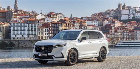 Naujausios kartos „Honda CR-V“ eksterjeras