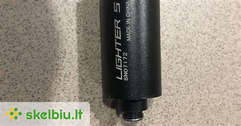 Teminė airsoft ginklų nuotrauka su duslintuvo imitacija