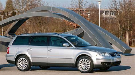 Priekinės grotelių ir žibintų išdėstymas VW Passat B5