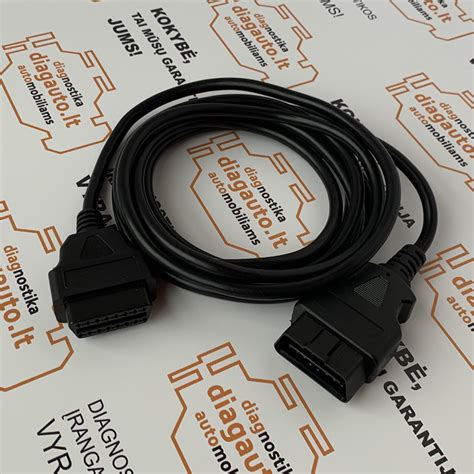 Volvo V40 diagnostikos įrenginys prijungtas prie OBD2 jungties