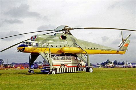 fotografija: „Mil Mi-10“ sraigtasparnis su pakabintu kroviniu