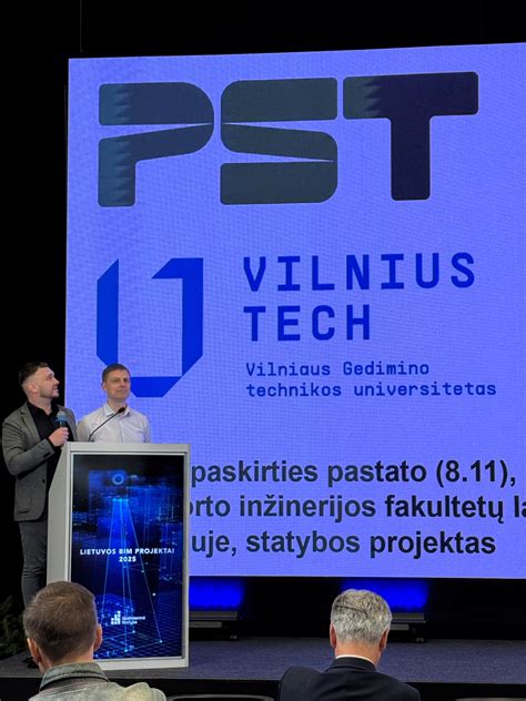 VGTU pastato nuotrauka su transporto inžinerijos fakulteto užrašu