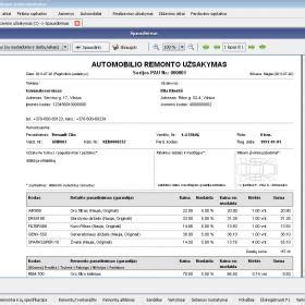 komandinis autoserviso meistrų susirinkimas, aptariant automobilio remonto detales
