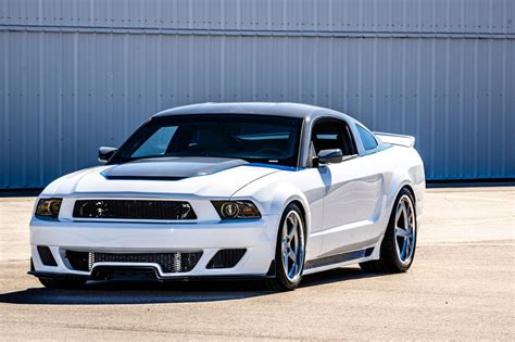 Ford Mustang S197 automobilio nuotrauka