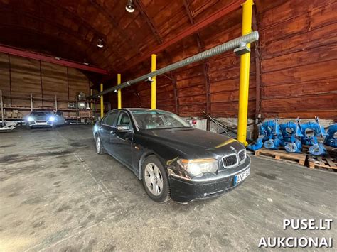 Nuotrauka: sudegęs BMW 730 Palangos Vasaros gatvėje