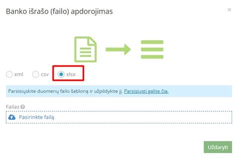 Teminė nuotrauka su asmeniu, nagrinėjančiu banko išrašą