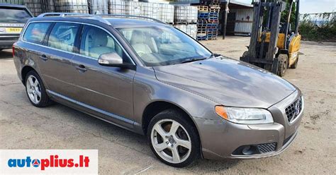 Tematinė nuotrauka su Volvo V70 dalimis