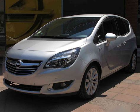Opel Meriva A ir B salonų palyginimas (prietaisų skydelio nuotraukos)