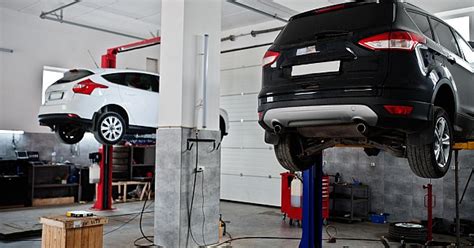 Automobilių serviso įranga ir specialistai