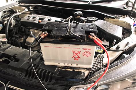 Tematinis automobilio akumuliatoriaus ir jo dalių nuotrauka