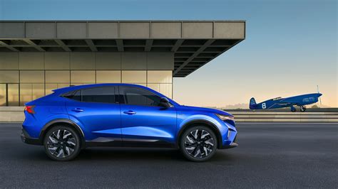 modernaus sportinio automobilio dizaino brėžinys