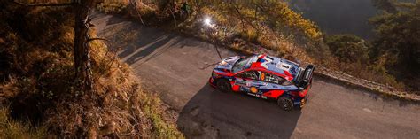 WRC lenktynių automobilis su
